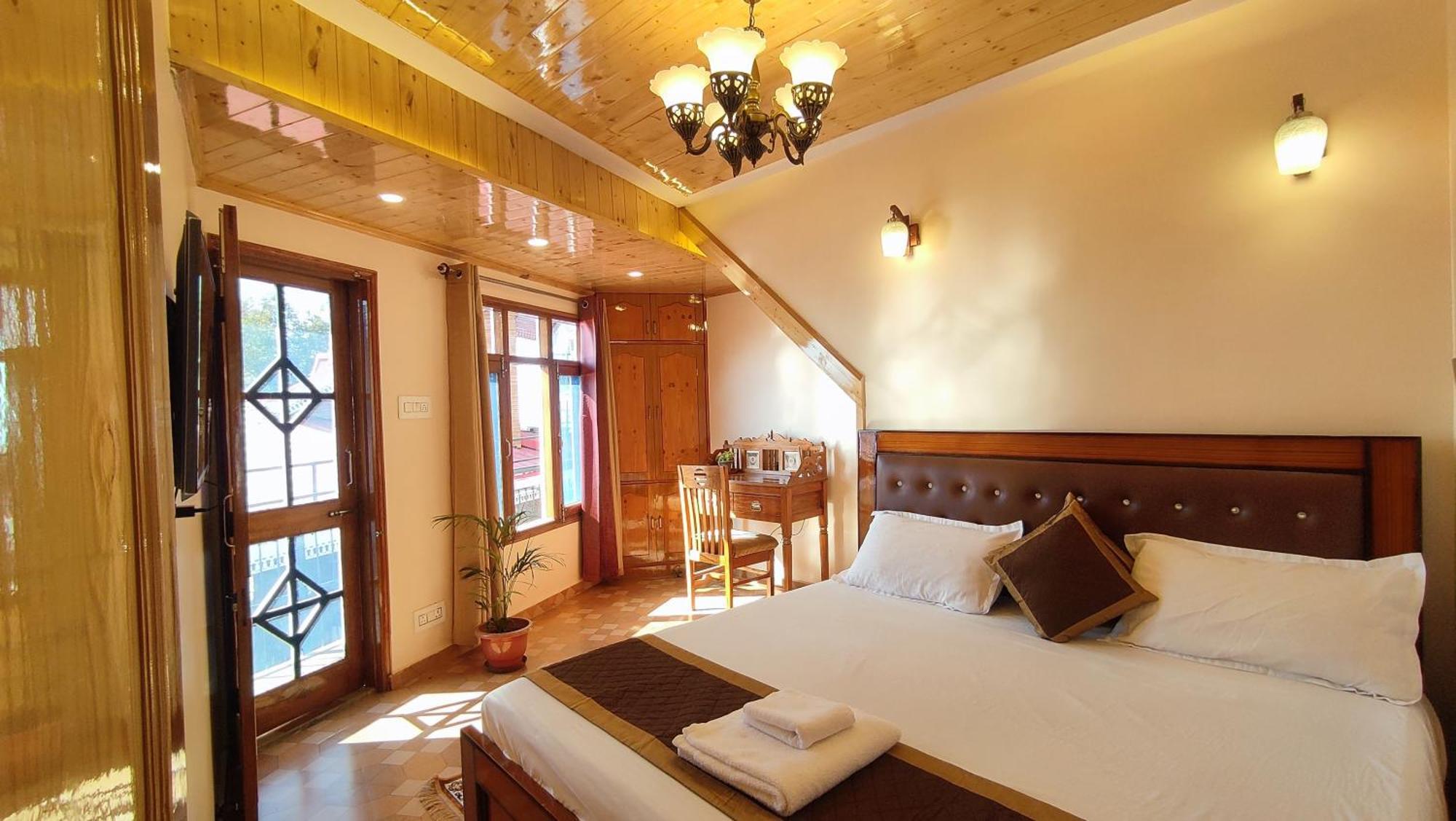 Vintage Woods Inn Shimla Exterior photo